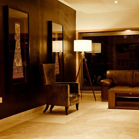 Melange Luxury Service Apartment Бангалор Екстериор снимка