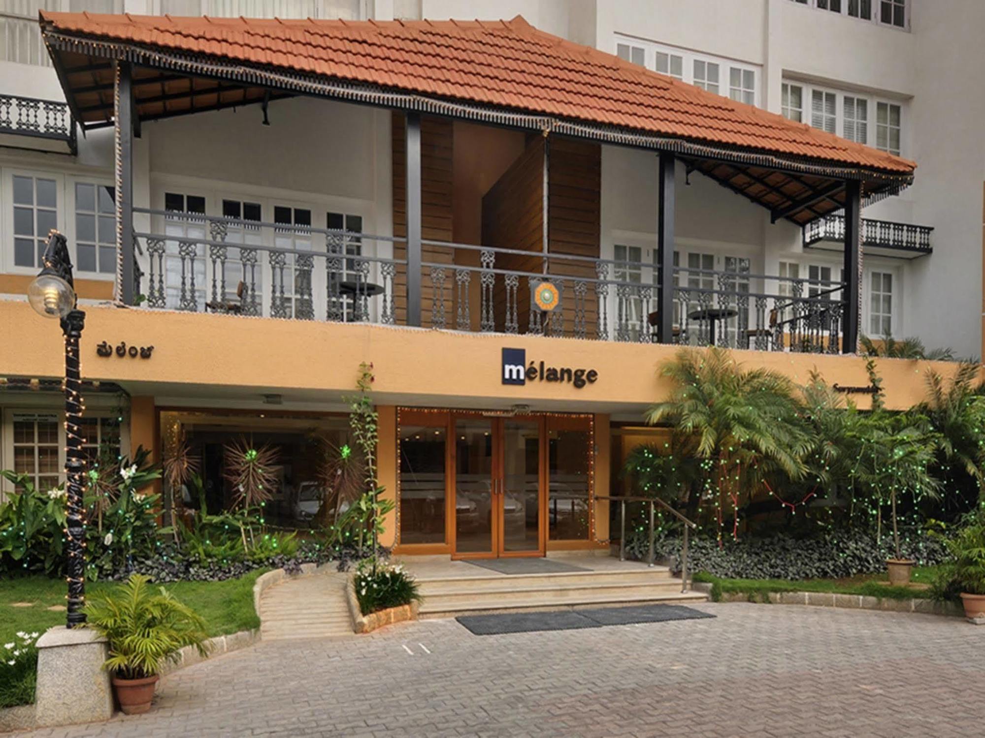 Melange Luxury Service Apartment Бангалор Екстериор снимка
