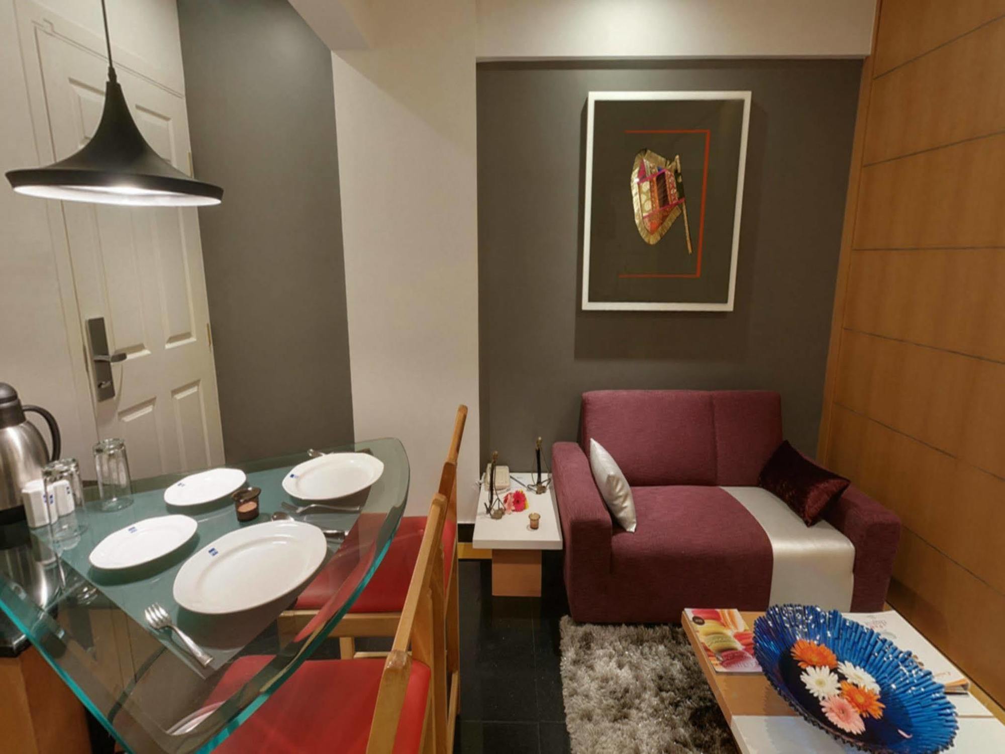 Melange Luxury Service Apartment Бангалор Екстериор снимка