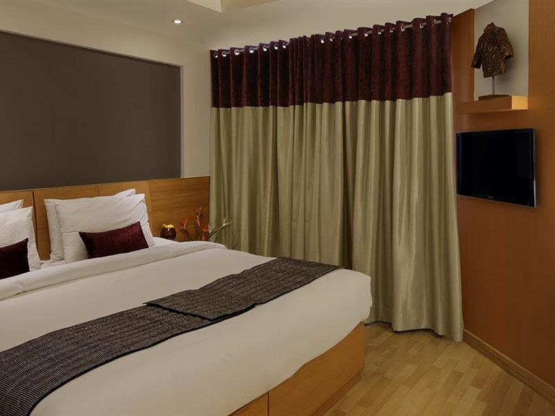 Melange Luxury Service Apartment Бангалор Екстериор снимка
